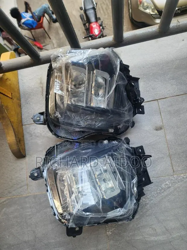 Hyundai Tucson 2025 Headlight Available · Photo 1