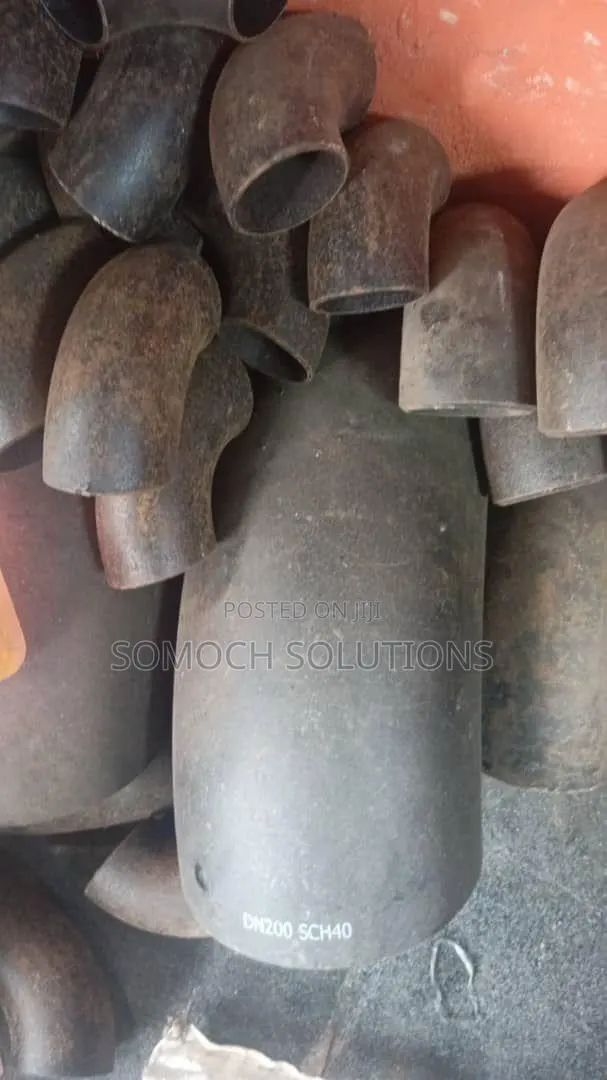 Elbows Flanges Valves · Photo 1