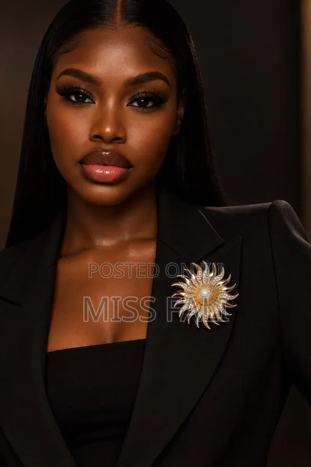 Solara Sunburst Brooch · Photo 2