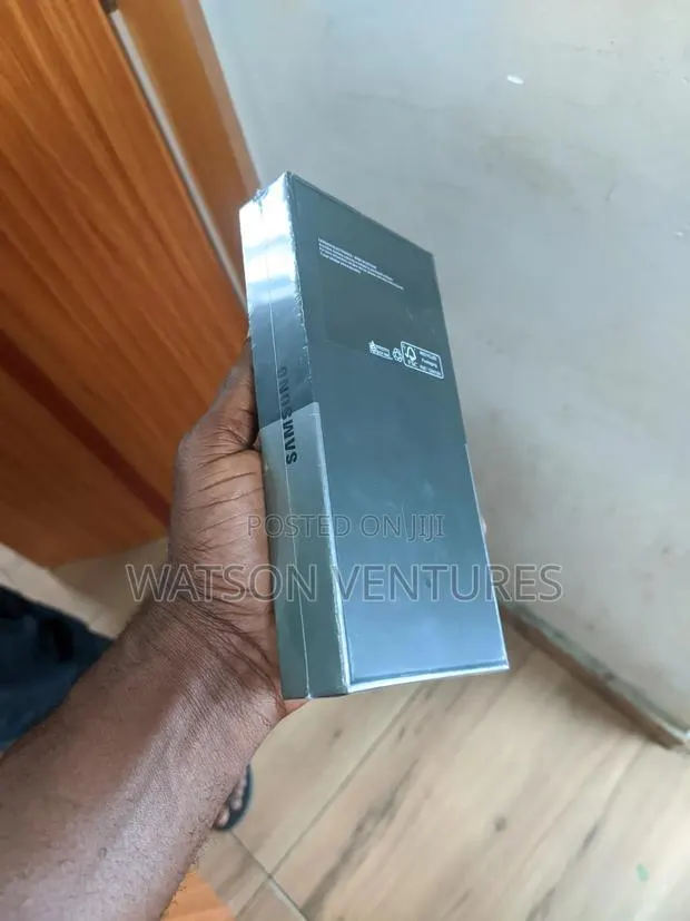 New Samsung Galaxy Z Flip4 256 GB Bronze · Photo 1