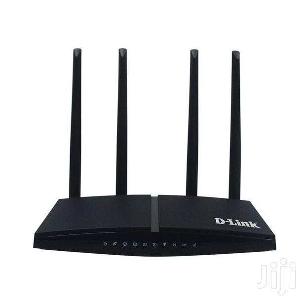 D-Link DWR-M960 4G AC1200 LTE Router With Sim Slot · Photo 2