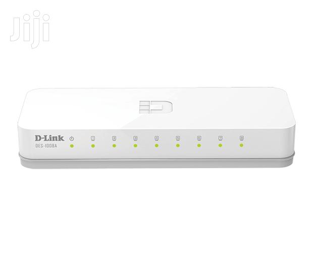 D-Link 10/100 Des-1008c 8 Port Ethernet Desktop Switch · Photo 1
