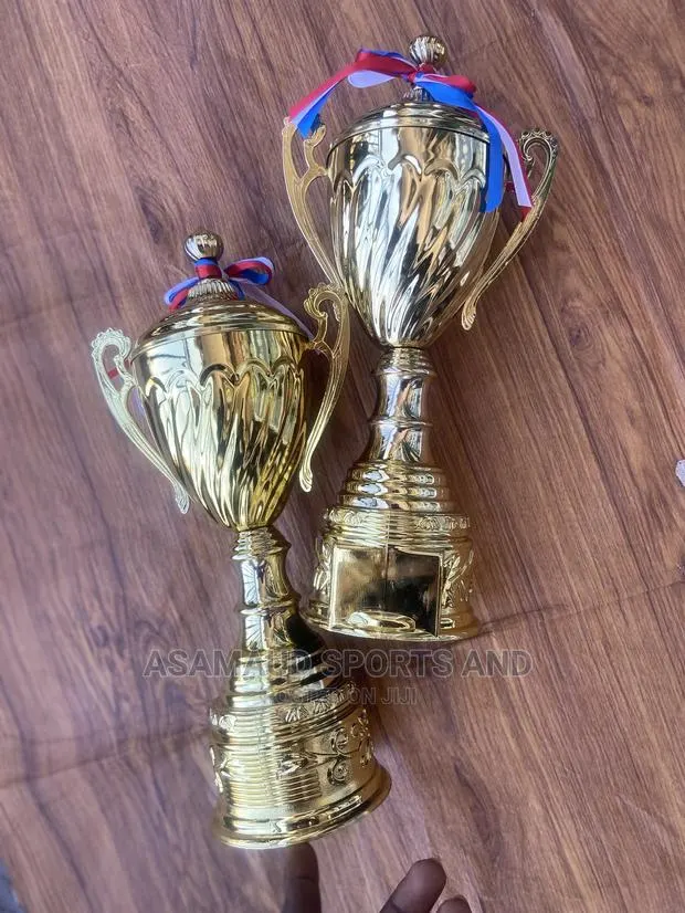 Trophys for Awards at Cool Price · Photo 1