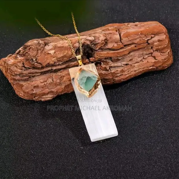 Natural Raw Green Flourite · Photo 1