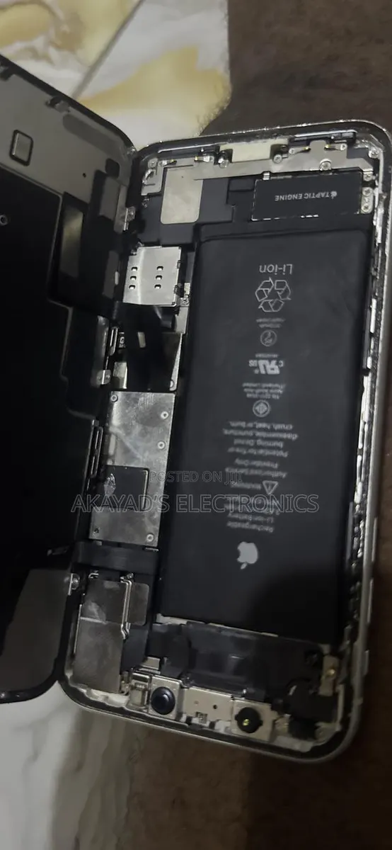 Apple iPhone 11 128 GB · Photo 1