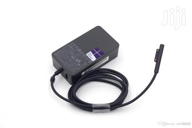 Surface Pro Charger · Photo 1