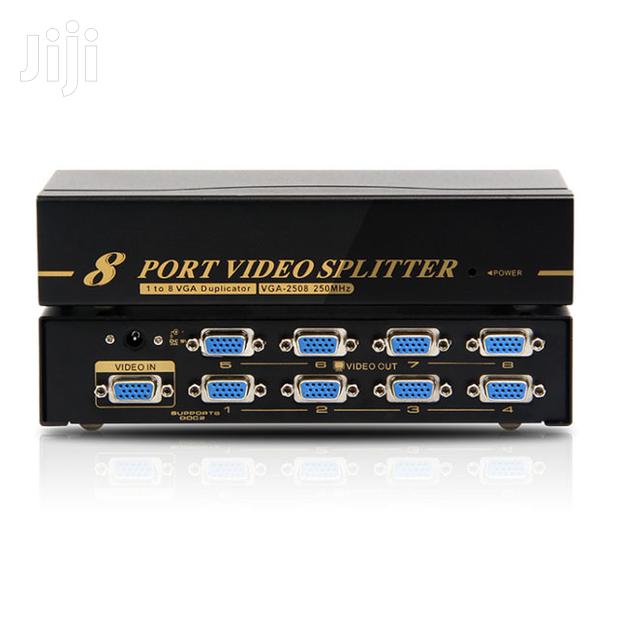8-Port VGA Splitter (450mhz) VS138A · Photo 1