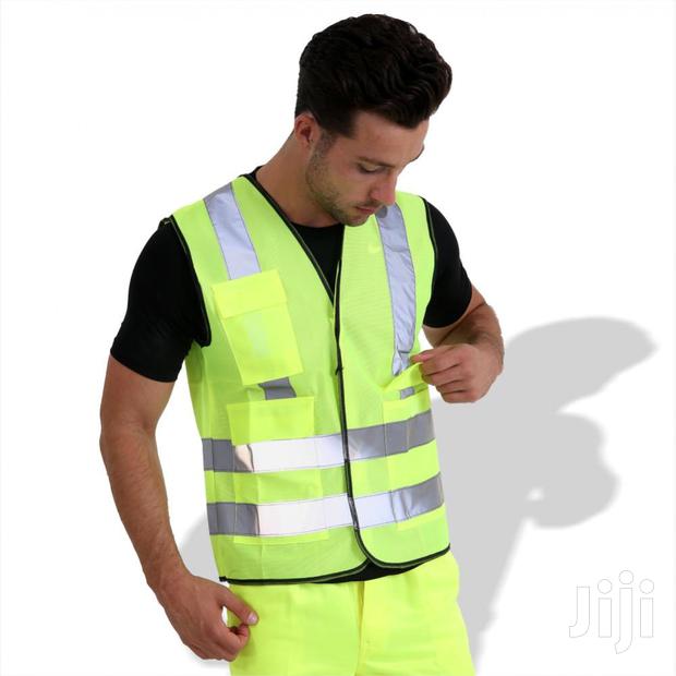 Hi Visibility Safety Vest · Photo 1