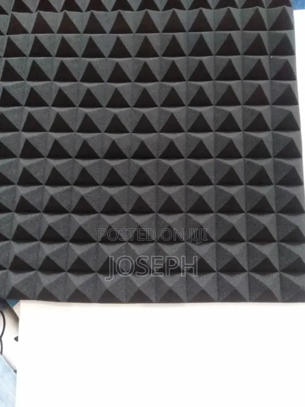 Acoustic Foam Pyramid 120cm X 60cm · Photo 1