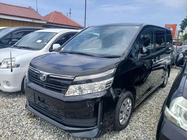 Toyota Voxy 2016 Black · Photo 1