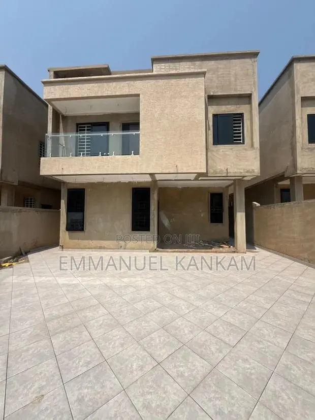 3bdrm House in Baatsona Total for sale · Photo 1