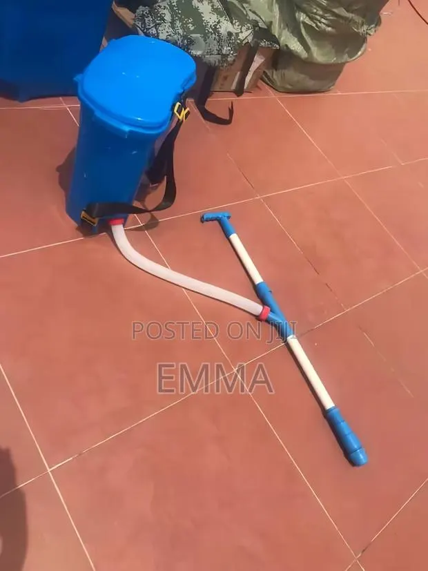Fertilizer Applicator · Photo 1