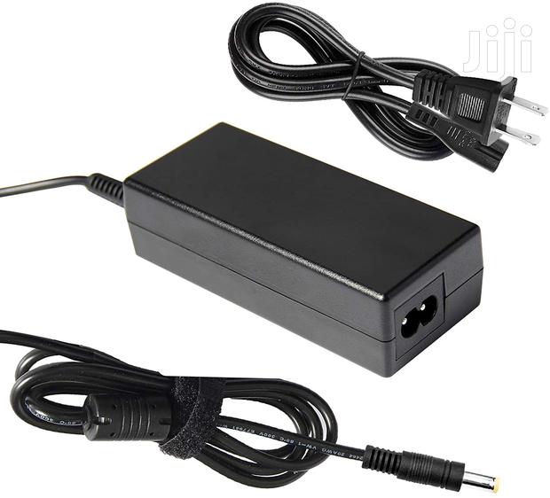 Toshiba 19v 2.37a Power Adapter Charger · Photo 2