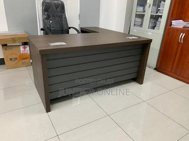 Office Desk Quard Brainst · Photo 1