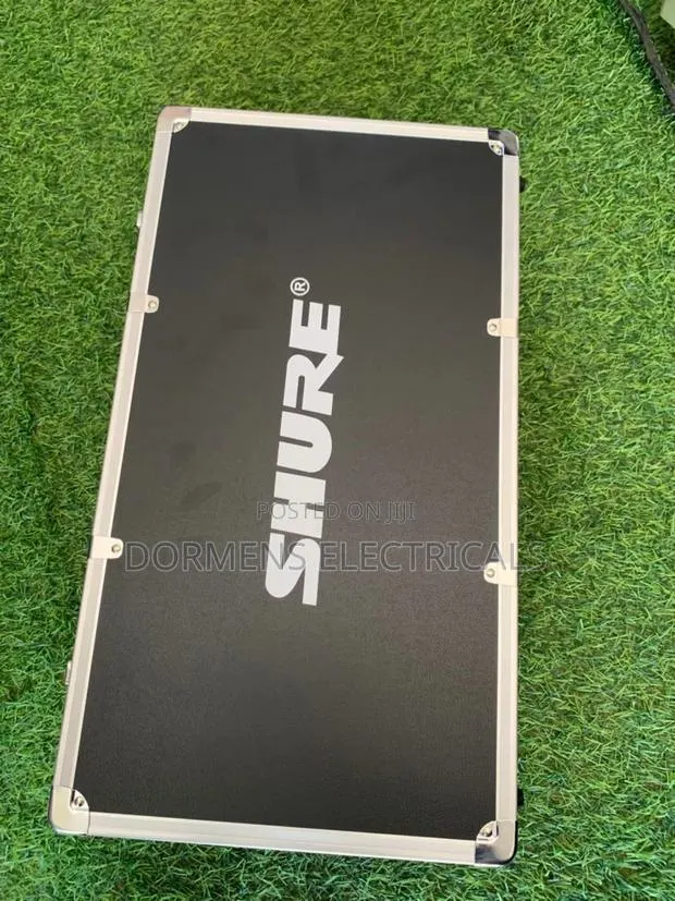 Shure Wireless Vocals System Microphone · Photo 1