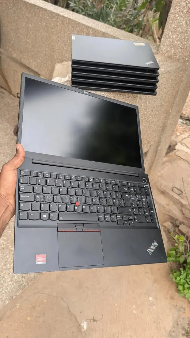 New Laptop Lenovo ThinkPad E15 16GB AMD Ryzen 5 SSD 512GB · Photo 1