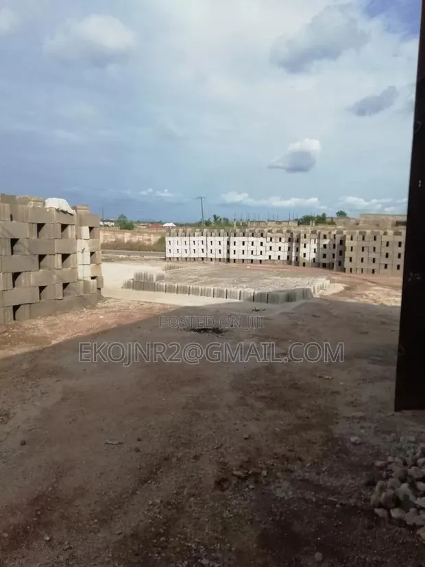 Construction · Photo 1