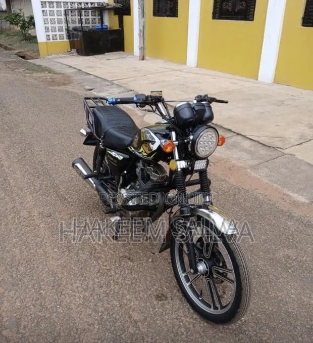Royal Motorcycle 2025 Black · Photo 4