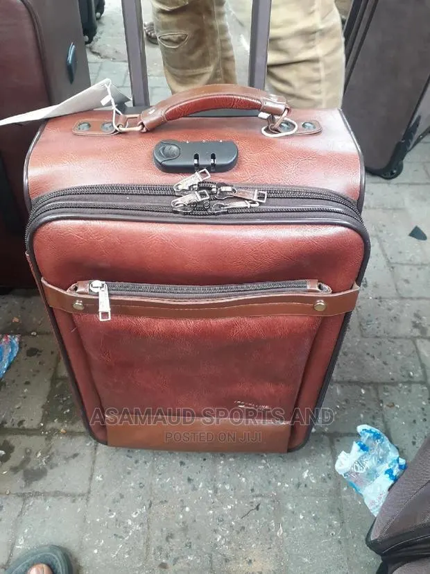 Original Travelling Bag At Cool Price · Photo 1