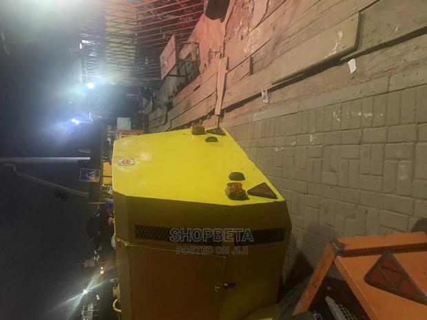 Robust Air Compressor for Construction · Photo 3