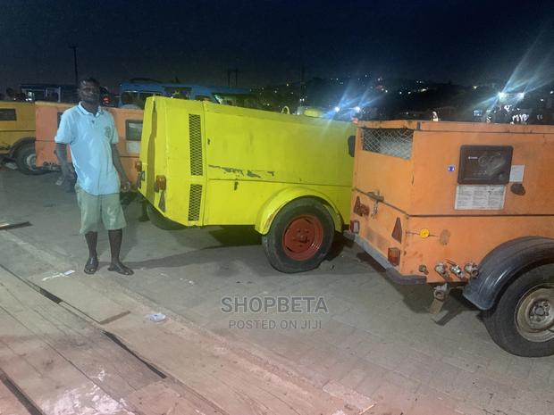 Robust Air Compressor for Construction · Photo 2