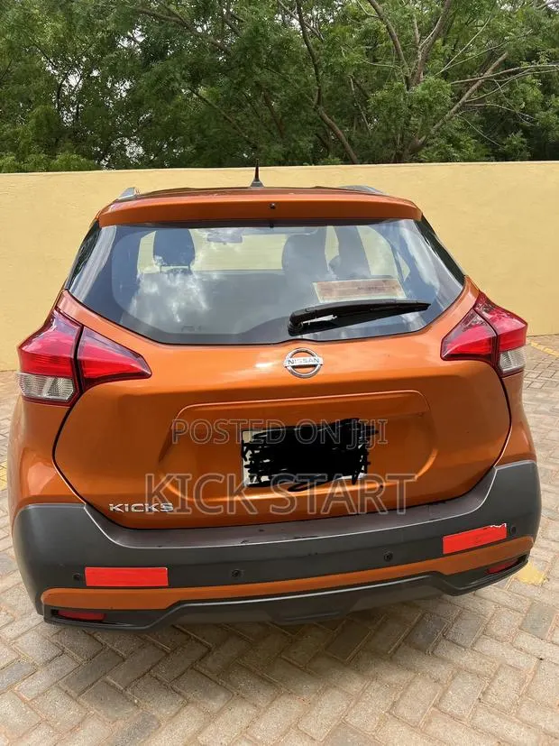 Nissan Kicks S 2018 Orange · Photo 1