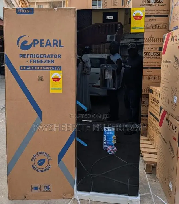 Pearl309l Black Mirror With Water Dispenser Ghc4950 · Photo 1