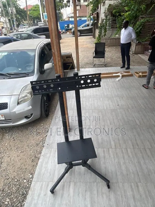 Steelforce Heavylift Stand – The Beast for Big TVS · Photo 1