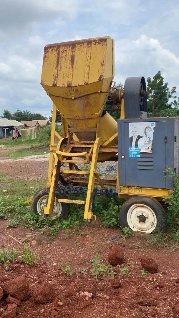 350L Self-Loader Concrete Mixer (Diesel) · Photo 1