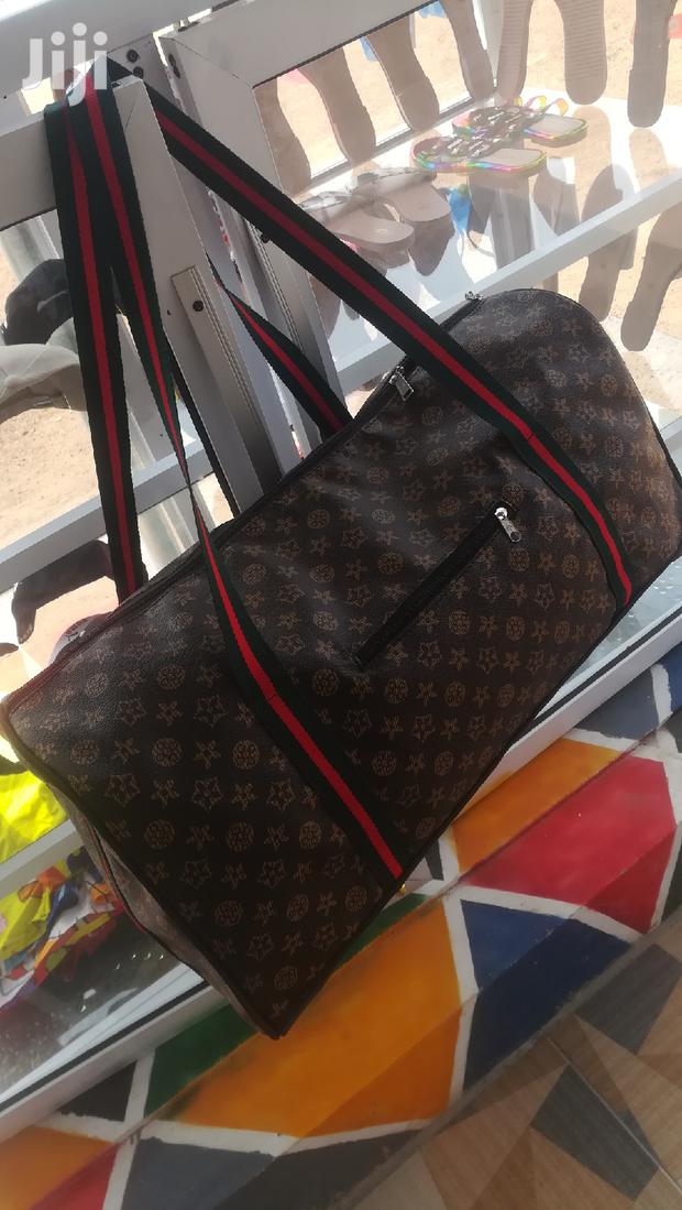 Quality Duffel Traveling Bag · Photo 2