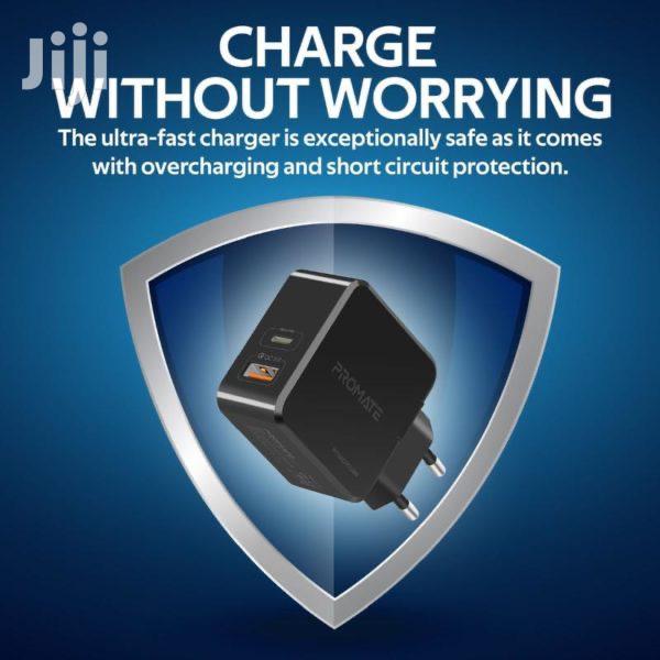Promate Powercube~36W Fast Charging Dual Port Charger(Black) · Photo 6