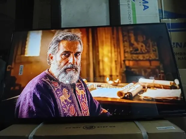 Samsung 43-Inch Smart Tv for Premium Viewing Experience · Photo 1
