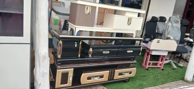 Aavailable Tv Stand for Decoration · Photo 1