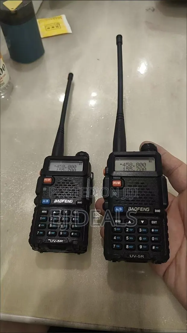 Baofeng UV 5R Dual Band Walkie Talkie 128 Channels With Radio · Photo 1