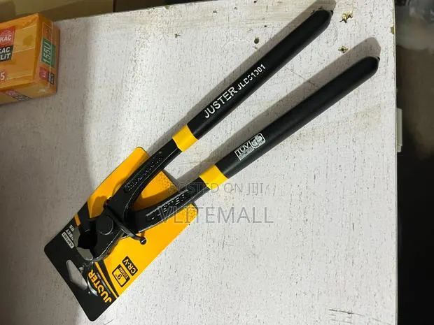 A Pair of Juster 9" (225mm) Tower Pincers. · Photo 1