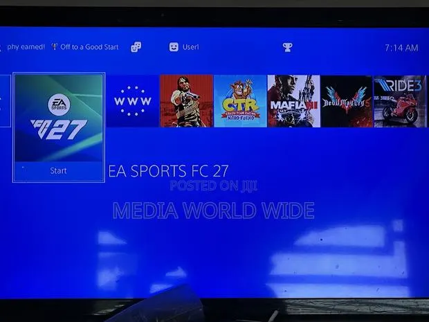 PS4 Standard · Photo 1