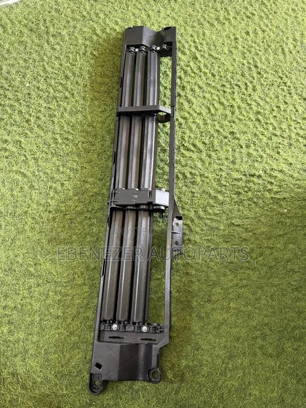 Honda CRV Cr-v Shutter Grille With Motor 2023 2024 2025 2026 · Photo 1