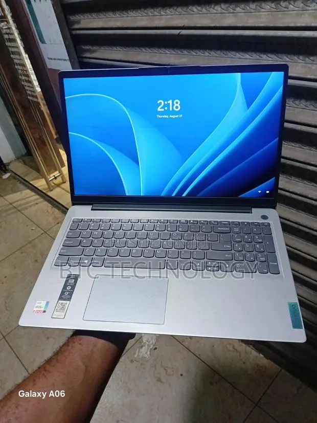 Laptop Lenovo Ideapad 3-14IIL05 12GB Intel Core i5 SSD 256GB · Photo 1