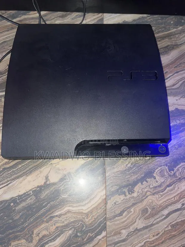 Ps 3 With No Controllers · Photo 1