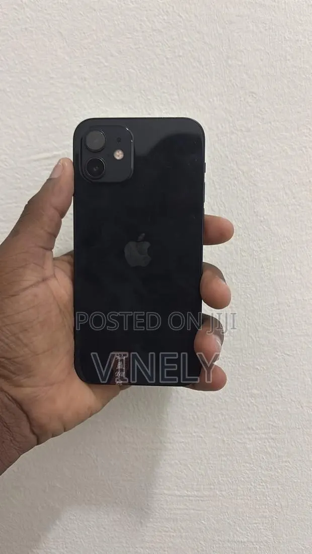 Apple iPhone 12 128 GB Black · Photo 1
