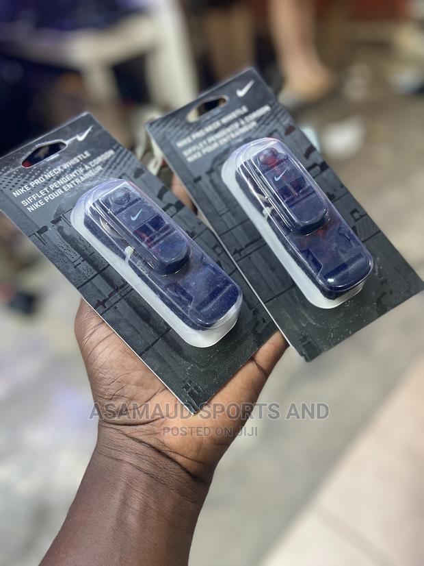 Original Nike Pro Whistle At Cool Price · Photo 2