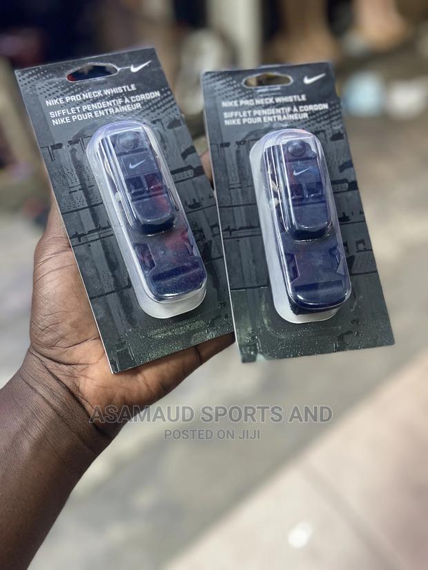 Original Nike Pro Whistle At Cool Price · Photo 3