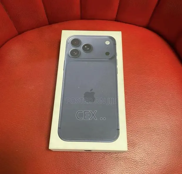 New Apple iPhone 17 Pro Max 512 GB Blue · Photo 1
