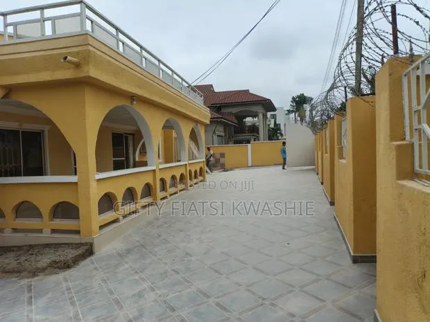 4bdrm House in Daban Newsite, Kumasi Metropolitan for rent · Photo 1