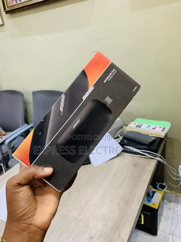 Bose SoundLink Flex Bluetooth Speaker, Portable Speaker With Microphon · Photo 1