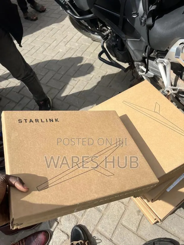 Starlink Mini Satellite Kit · Photo 1