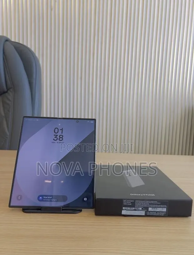 New Samsung Galaxy Z Fold6 512 GB Silver · Photo 1