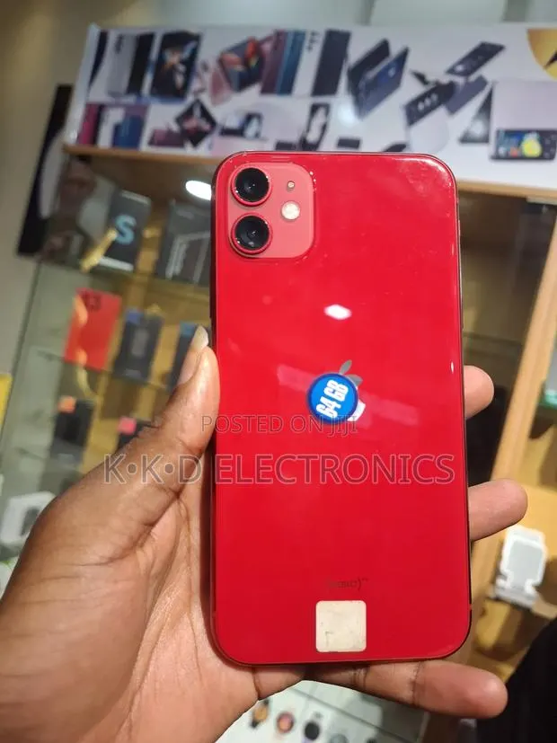 Apple iPhone 11 64 GB Red · Photo 1