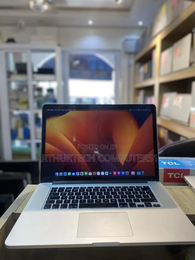 Laptop Apple MacBook Pro 2015 16GB Intel Core i7 SSD 256GB · Photo 1