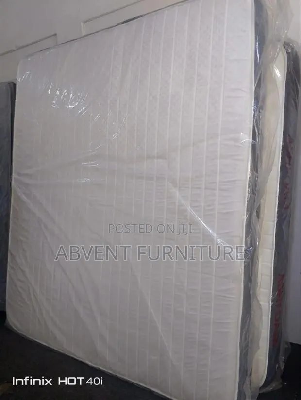 Kind Size Hard Mattress · Photo 1